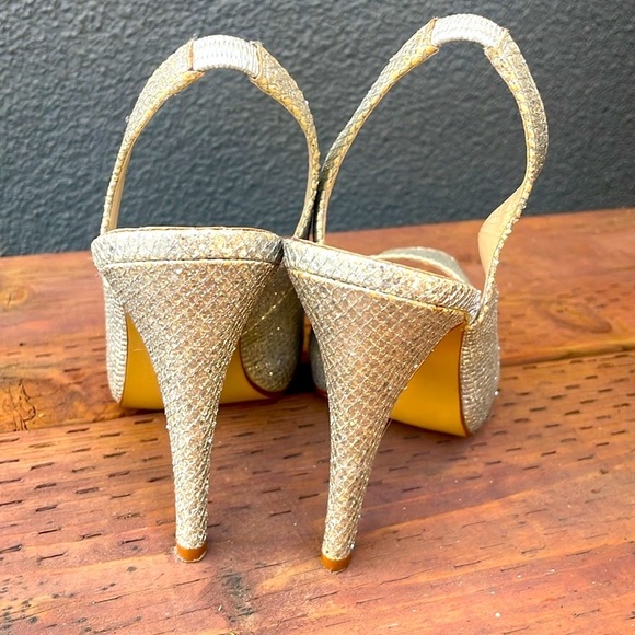 PREVIEW INTERNATIONAL SILVER METALLIC DRESSY HIGH HEELS - Picture 5 of 9